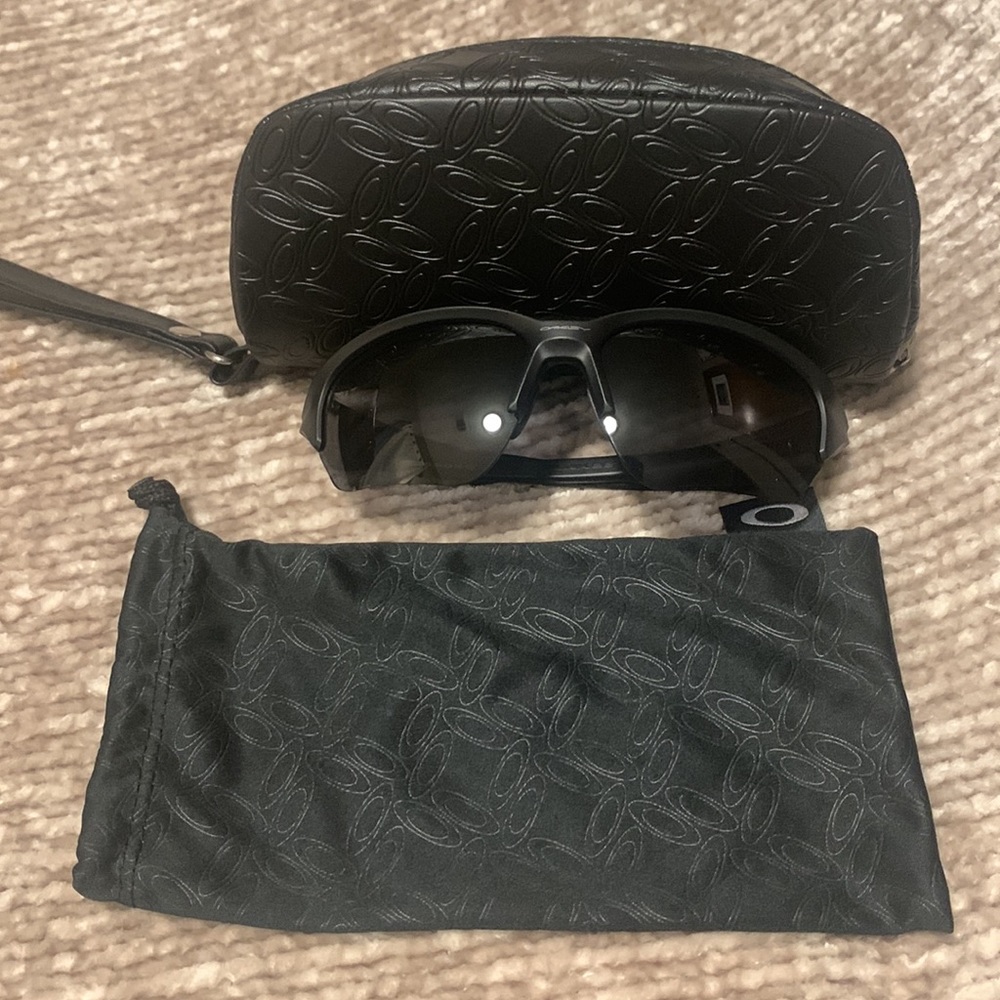 Authentic Oakley Flak sport shades